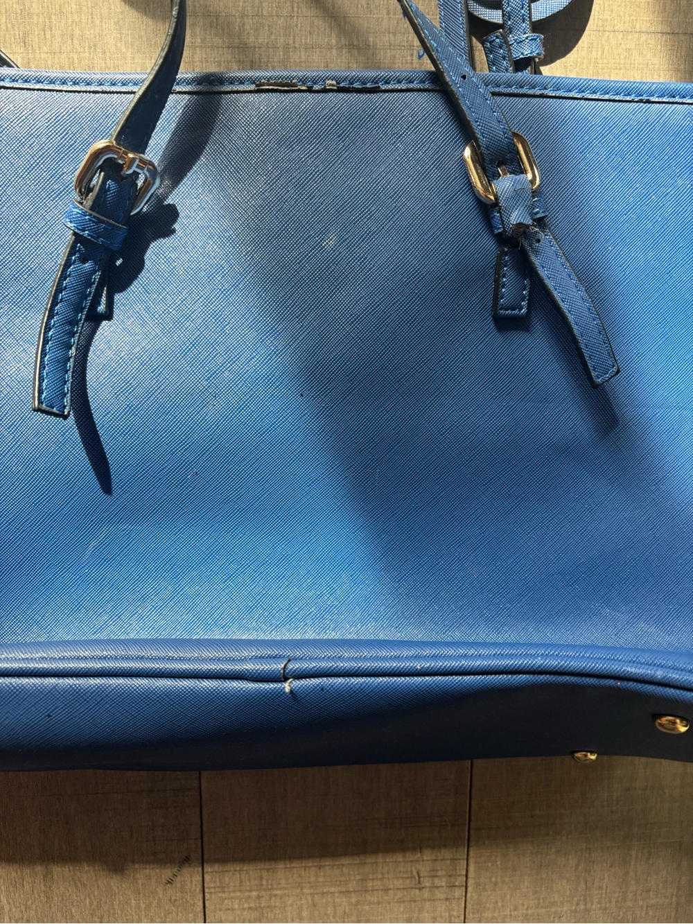 🦋Michael Kors🦋Saffiano Leather Tote Bag in Blue with Gold Tone Accents - Picture 6 of 8
